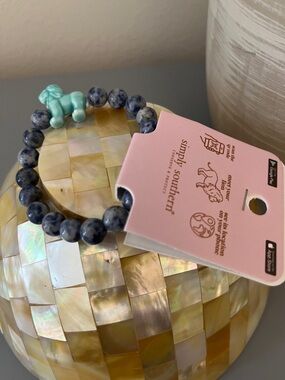 Simply Southern Blue Beaded Lion Stretch Bracelet Tracker